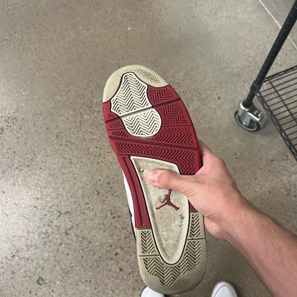 Jordan 4 - Picture 5 of 6